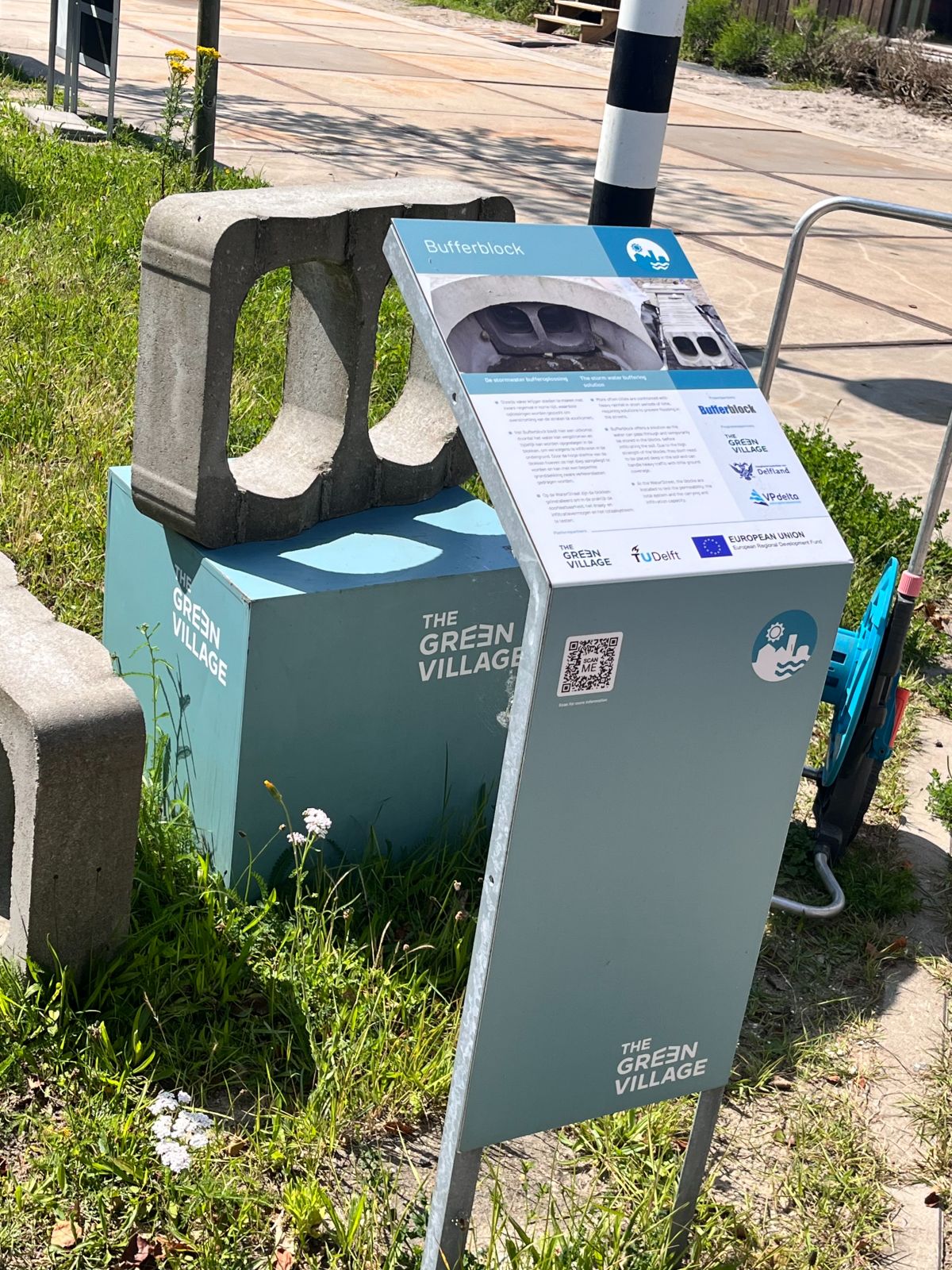 Steine bei The Green Village