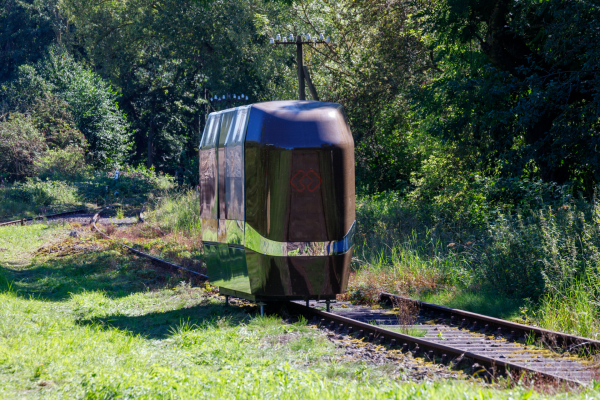 Monocab-Prototyp auf der Schiene