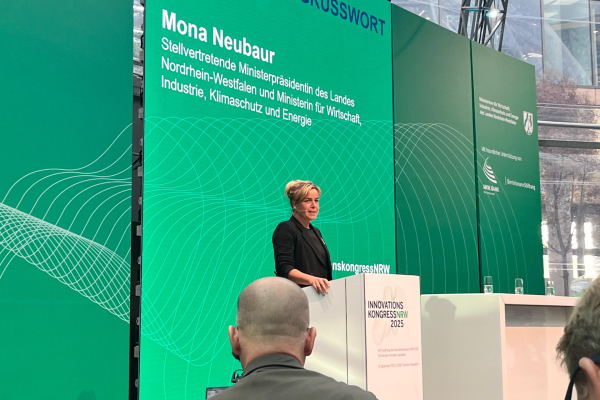 Grußwort Ministerin Neubaur Innovationskongress